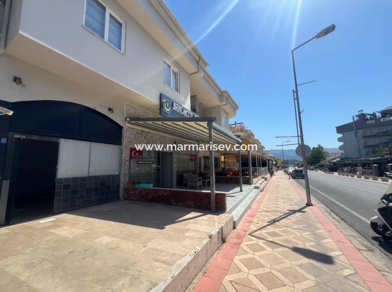 Geschäft Zum Verkauf 90M2 An Der Hauptstraße Im Zentrum Von Armutalan, Marmaris