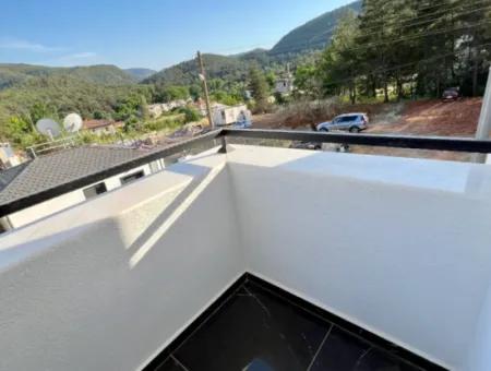 Villa Zu Verkaufen In Marmaris Çetibeli Mit 3 Swimmingpools Und Kinderbecken Und Hausmeisterhaus Auf 780M2 Grundstück