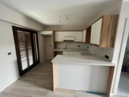 Marmaris Çetibeli Mahallesinde Orman Manzaralı Müstakil Bahçeli Yüzme Havuzlu Site İçerisinde 3 Oda 3 Banyo Satılık Villa